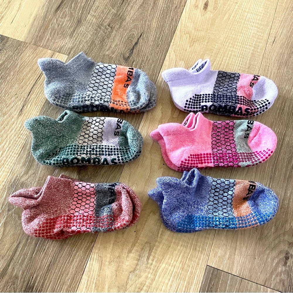 NWOT Youth Bombas 6pk